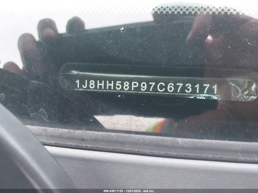 2007 Jeep Commander Limited VIN: 1J8HH58P97C673171 Lot: 43811135