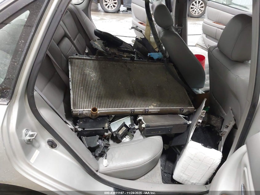 2002 Toyota Avalon Xls VIN: 4T1BF28B22U230459 Lot: 43811157