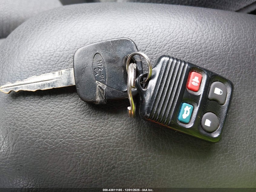 2000 Ford Mustang VIN: 1FAFP4046YF116219 Lot: 43811185