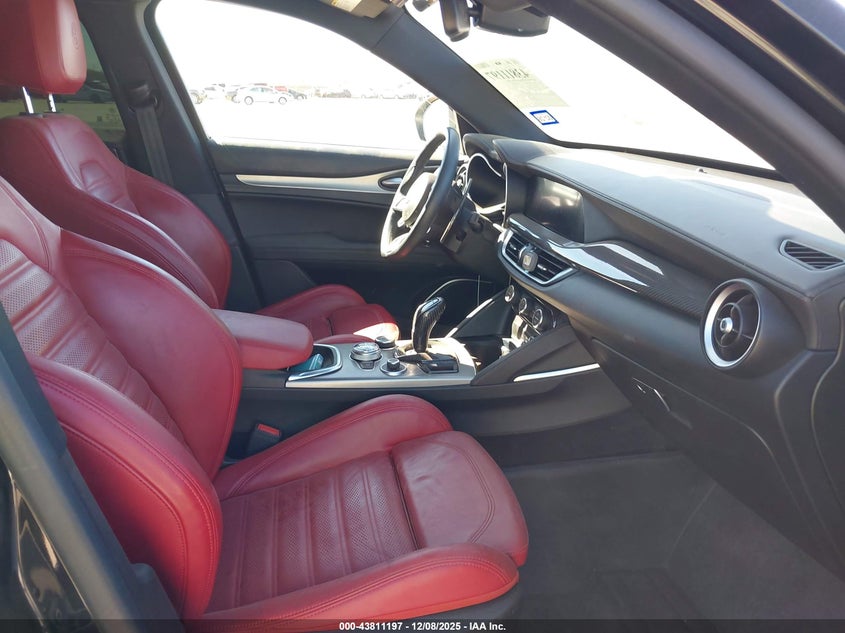 ZASPAKBN2N7D32009 2022 ALFA ROMEO STELVIO photo no. 5