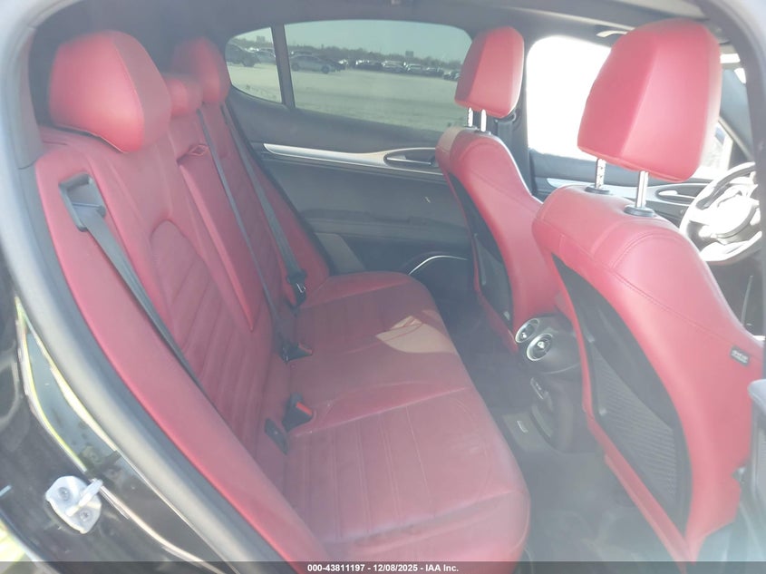 ZASPAKBN2N7D32009 2022 ALFA ROMEO STELVIO photo no. 8