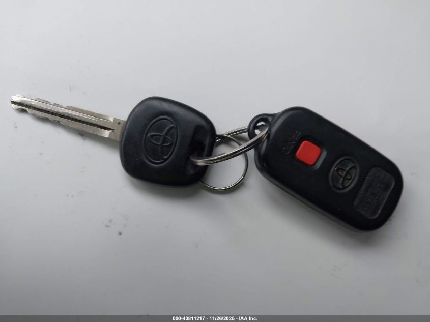 2005 Toyota Matrix Xr VIN: 2T1KR32E55C365800 Lot: 43811217