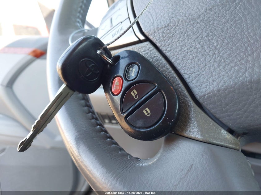 2005 Toyota Avalon Xls VIN: 4T1BK36B45U017585 Lot: 43811347