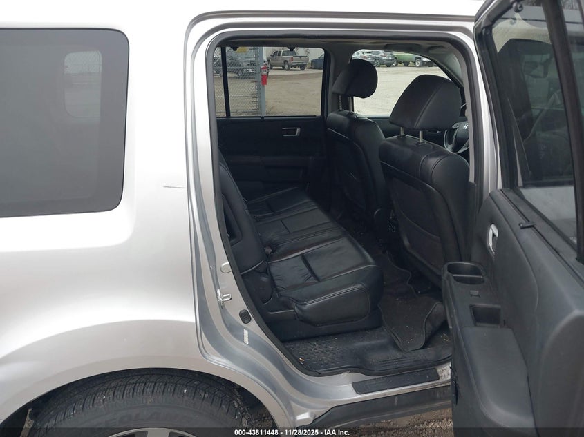 2015 Honda Pilot Touring VIN: 5FNYF4H99FB011424 Lot: 43811448