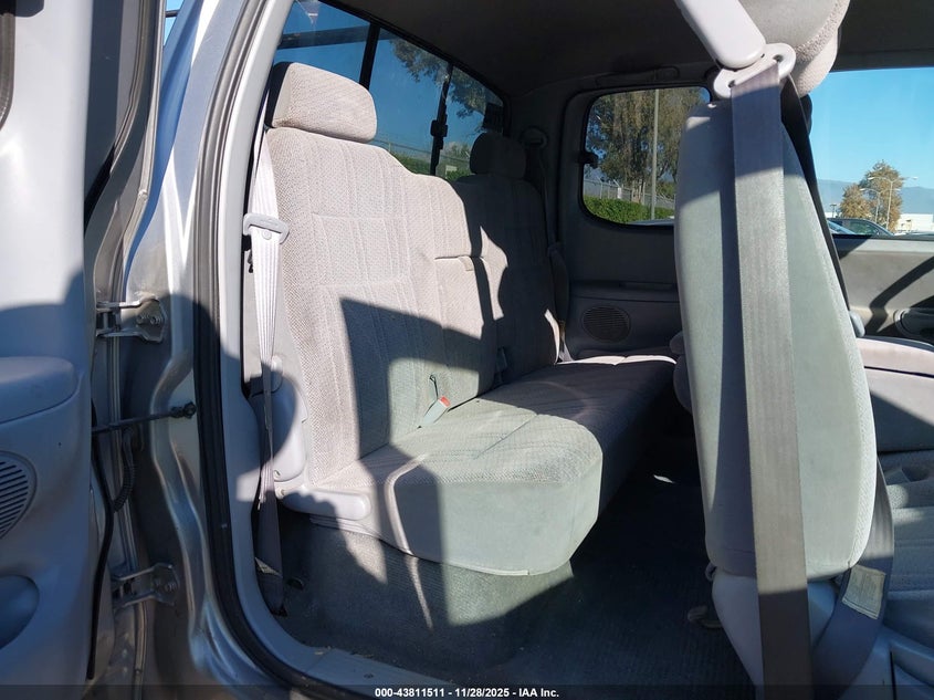 2002 Toyota Tundra Sr5 V8 VIN: 5TBRT34162S266733 Lot: 43811511