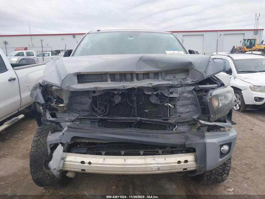 2017 Toyota Tundra Trd Pro 5.7L V8 VIN: 5TFDW5F1XHX654584 Lot: 43811524