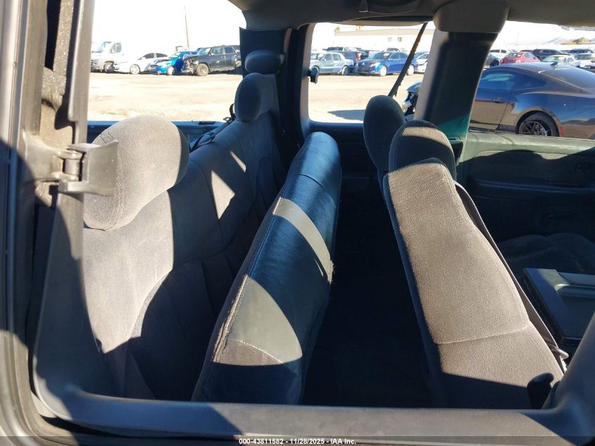 2001 Chevrolet Silverado 1500 Ls VIN: 2GCEC19W411399818 Lot: 43811582