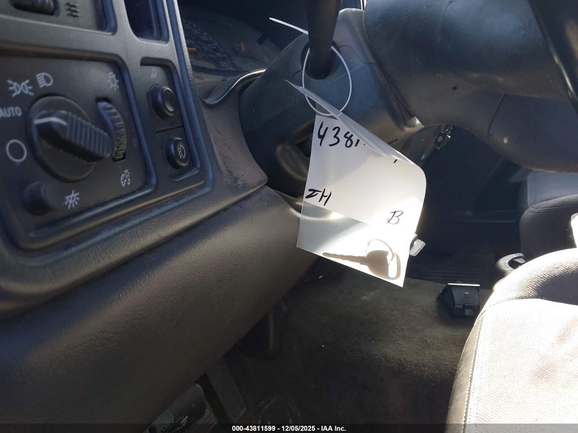 1GTGC13U05F925683 2005 GMC SIERRA photo no. 16