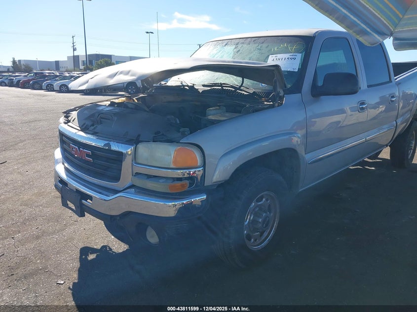 1GTGC13U05F925683 2005 GMC SIERRA photo no. 2