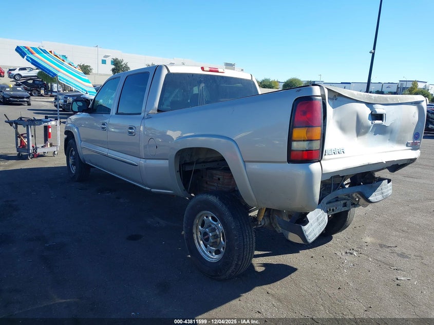 1GTGC13U05F925683 2005 GMC SIERRA photo no. 3
