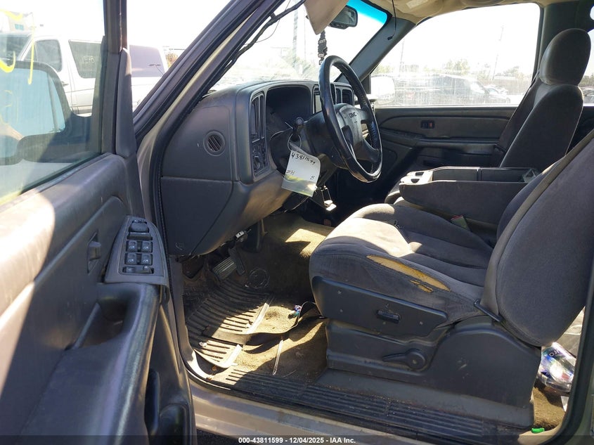 1GTGC13U05F925683 2005 GMC SIERRA photo no. 5