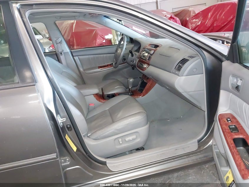 4T1BF30K95U606743 2005 TOYOTA CAMRY photo no. 5