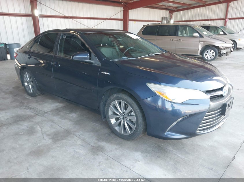 TOYOTA CAMRY HYBRID XLE
