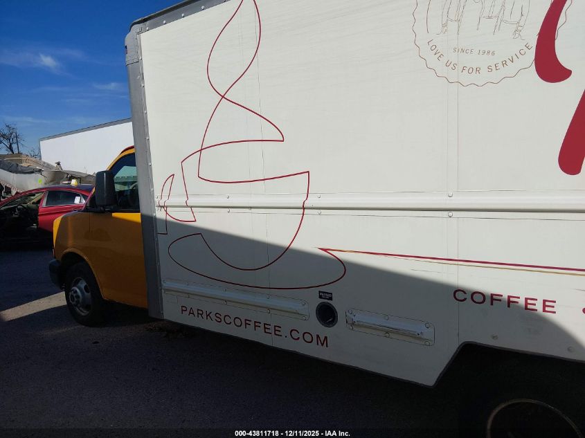 2010 GMC Savana Cutaway Work Van VIN: 1GD6G4BG9A1900555 Lot: 43811718