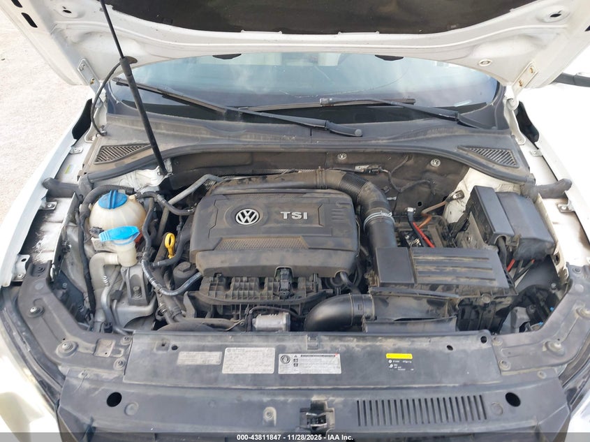 2015 Volkswagen Passat 1.8T Limited Edition VIN: 1VWAS7A39FC096490 Lot: 43811847