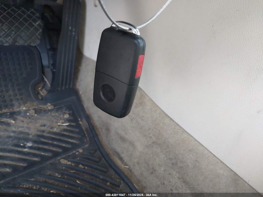 2015 Volkswagen Passat 1.8T Limited Edition VIN: 1VWAS7A39FC096490 Lot: 43811847