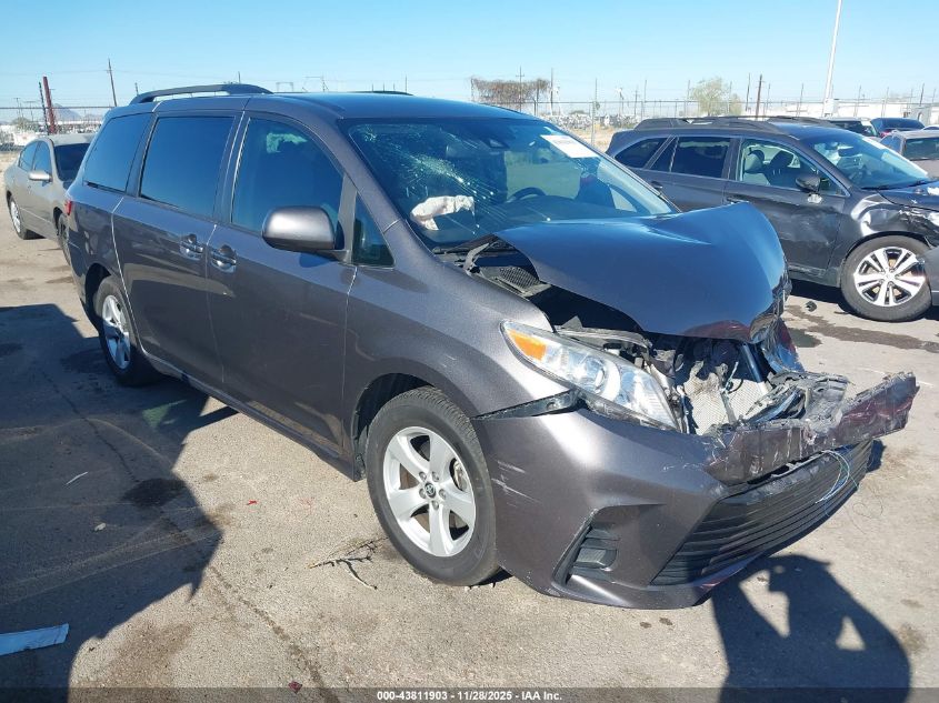 TOYOTA SIENNA LE