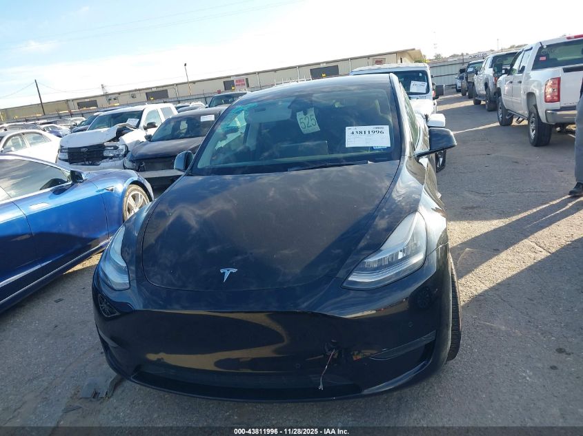 2022 Tesla Model Y Long Range Dual Motor All-Wheel Drive VIN: 7SAYGDEE5NF319819 Lot: 43811996