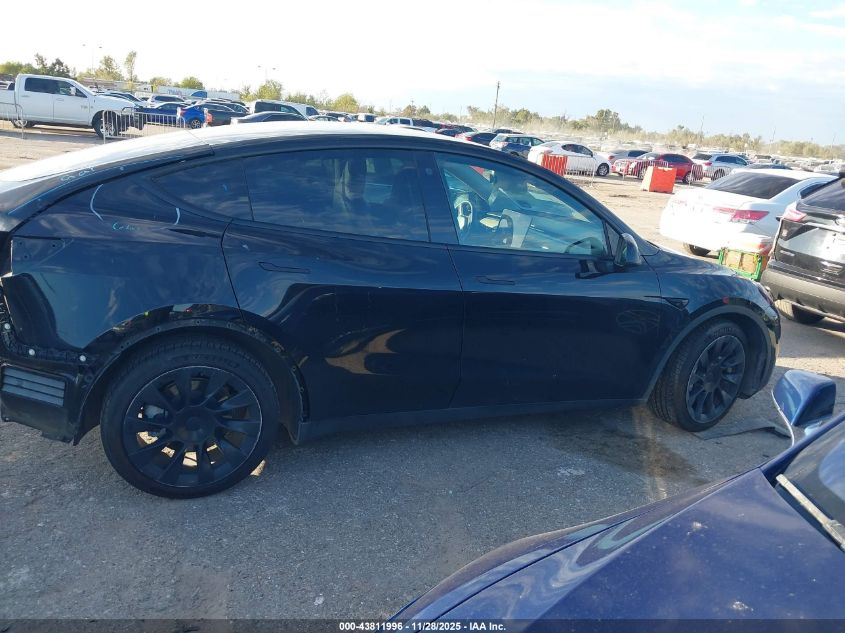 2022 Tesla Model Y Long Range Dual Motor All-Wheel Drive VIN: 7SAYGDEE5NF319819 Lot: 43811996