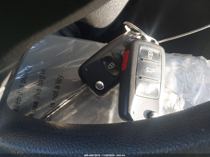 2013 Volkswagen Passat 2.5L Wolfsburg Edition VIN: 1VWAP7A34DC145934 Lot: 43812015