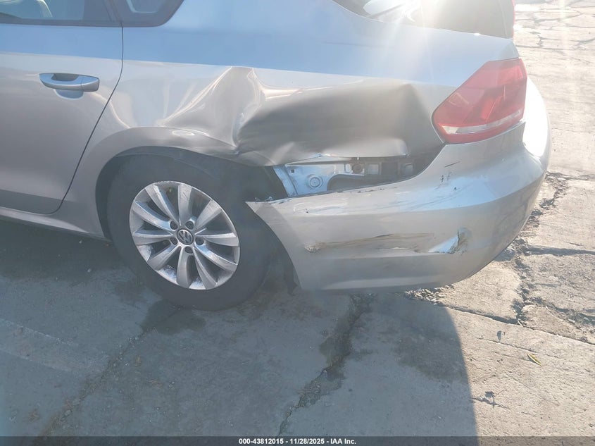 2013 Volkswagen Passat 2.5L Wolfsburg Edition VIN: 1VWAP7A34DC145934 Lot: 43812015