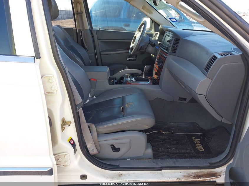 1J8HR58N55C727946 2005 JEEP GRAND CHEROKEE photo no. 5