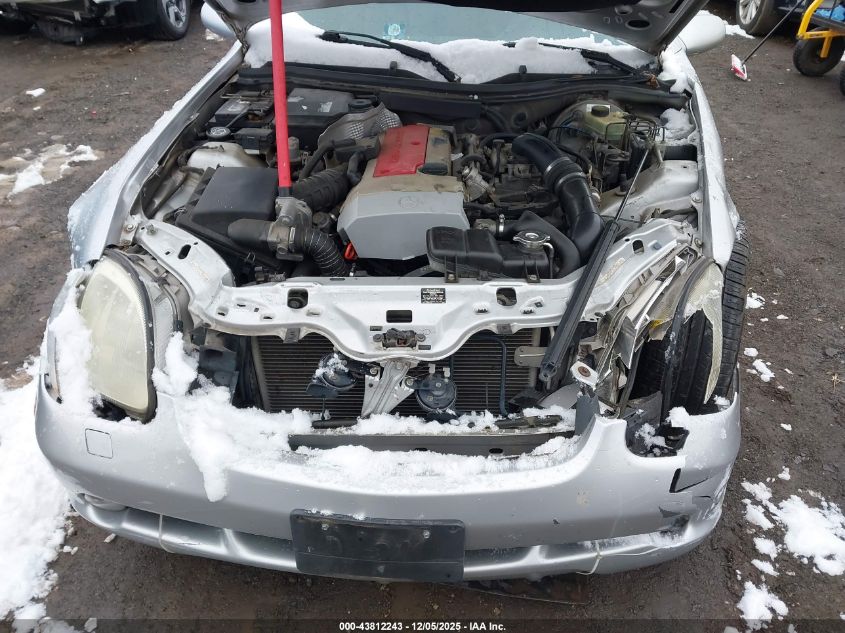 2000 Mercedes-Benz Slk 230 Kompressor VIN: WDBKK47F1YF160173 Lot: 43812243