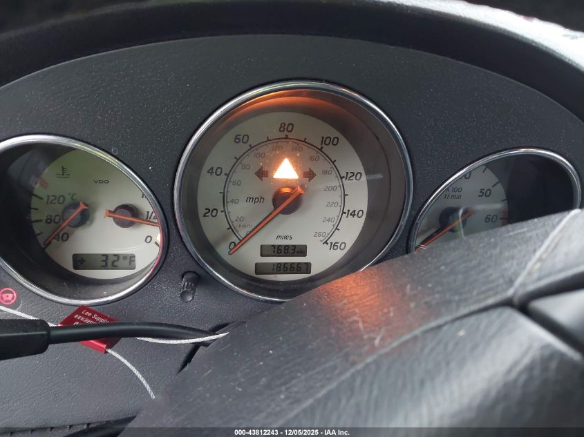 2000 Mercedes-Benz Slk 230 Kompressor VIN: WDBKK47F1YF160173 Lot: 43812243