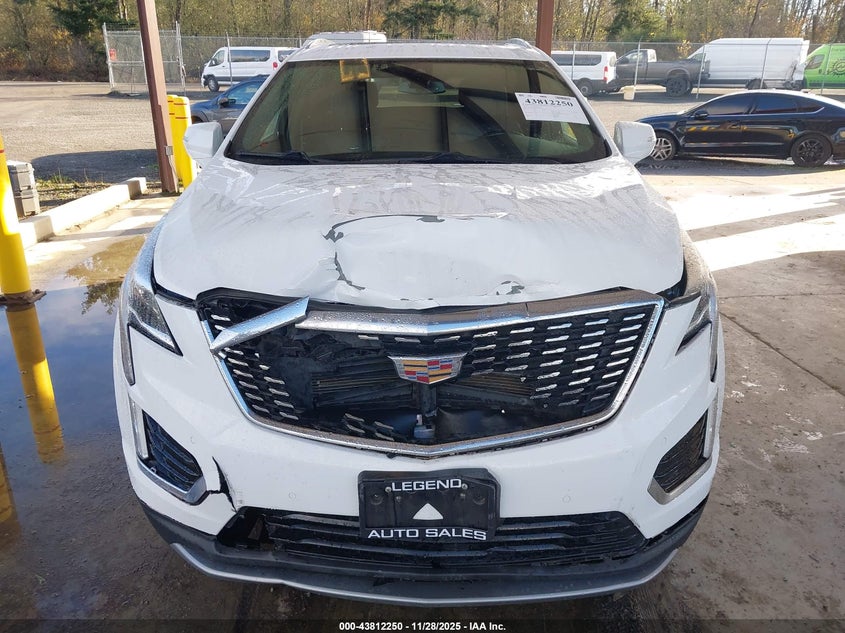 2022 Cadillac Xt5 Awd Premium Luxury VIN: 1GYKNDR49NZ133229 Lot: 43812250