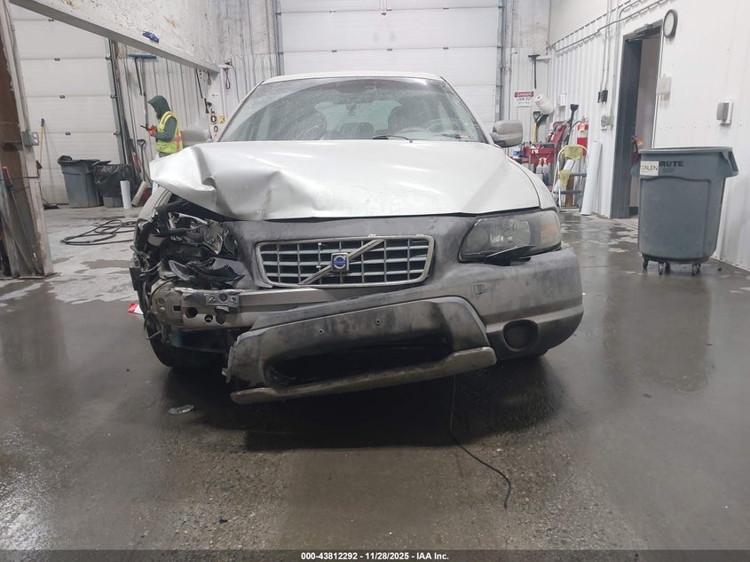 2004 Volvo Xc70 2.5T VIN: YV1SZ59H441157870 Lot: 43812292