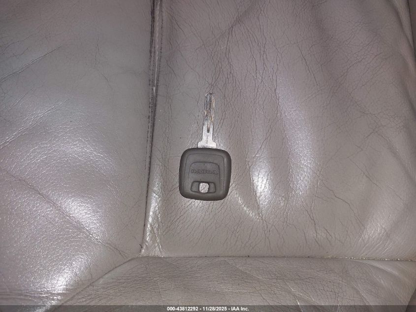 2004 Volvo Xc70 2.5T VIN: YV1SZ59H441157870 Lot: 43812292