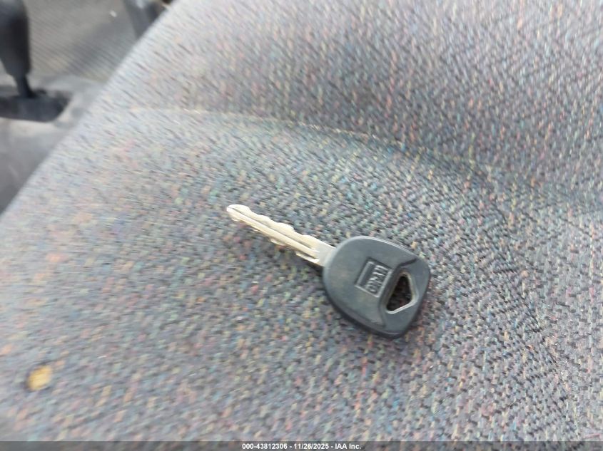 2005 Chevrolet Silverado 1500 Work Truck VIN: 1GCEK19V65E219575 Lot: 43812306