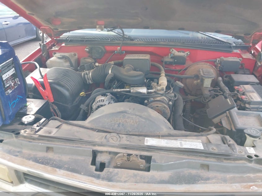 1996 Chevrolet Gmt-400 K1500 VIN: 2GCEK19RXT1174643 Lot: 43812367