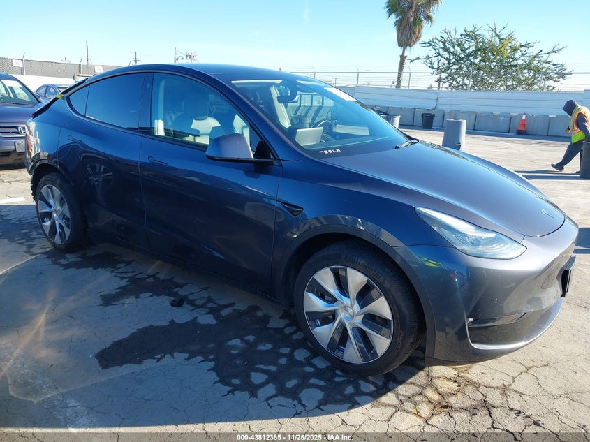 2021 Tesla Model Y Long Range Dual Motor All-Wheel Drive VIN: 5YJYGDEE3MF161606 Lot: 43812385
