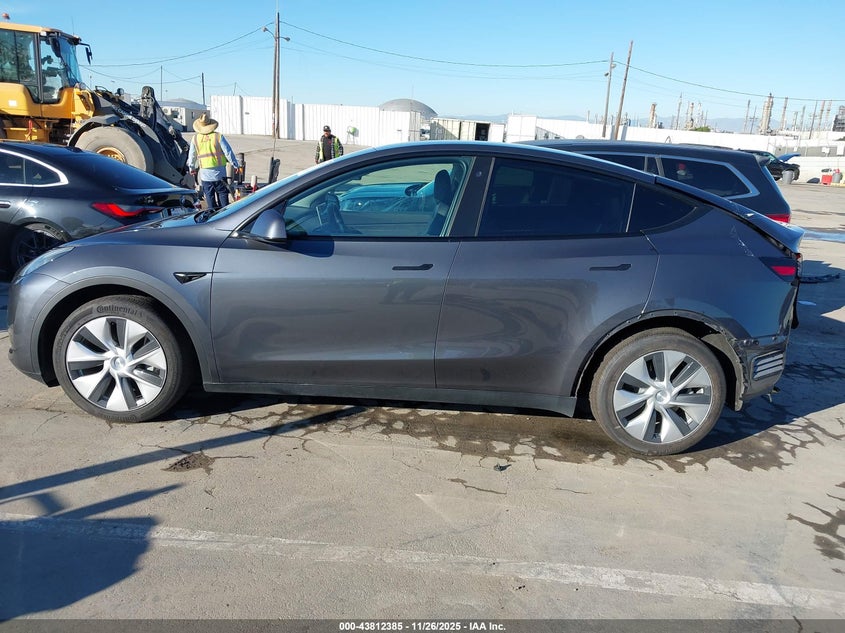 2021 Tesla Model Y Long Range Dual Motor All-Wheel Drive VIN: 5YJYGDEE3MF161606 Lot: 43812385