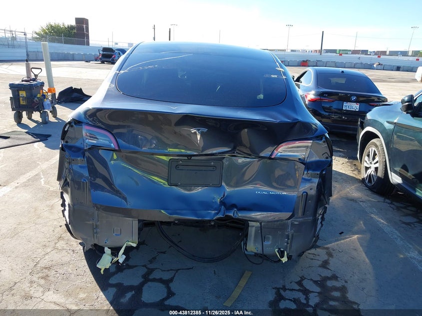 2021 Tesla Model Y Long Range Dual Motor All-Wheel Drive VIN: 5YJYGDEE3MF161606 Lot: 43812385