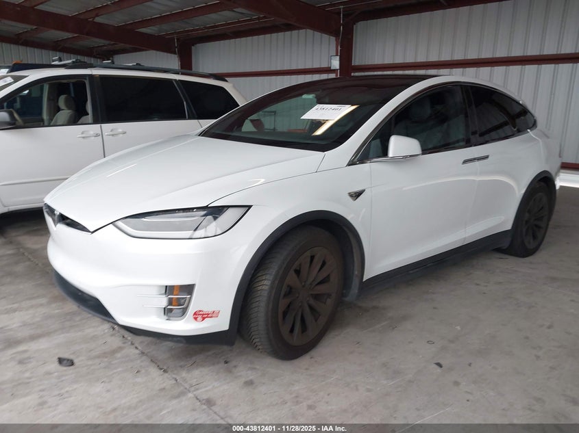 2017 Tesla Model X 100D/75D/90D VIN: 5YJXCBE20HF055203 Lot: 43812401