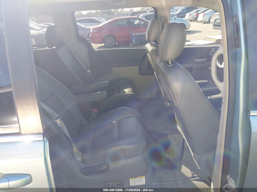 2008 Chrysler Town & Country Touring VIN: 2A8HR54P58R787079 Lot: 43812406