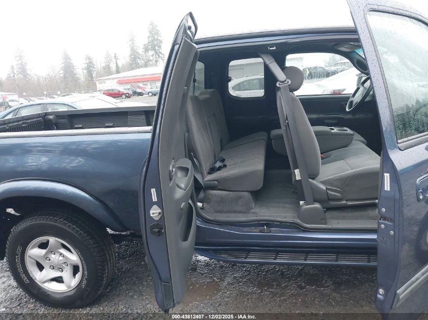 2004 Toyota Tundra Sr5 V8 VIN: 5TBBT44164S447695 Lot: 43812407