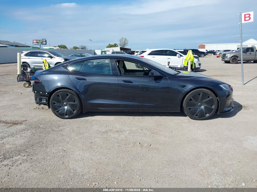 2026 Tesla Model S Plaid VIN: 5YJSA1E67TF556689 Lot: 43812410
