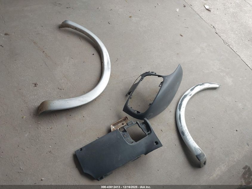 2000 Ford F-150 Lariat/Work Series/Xl/Xlt VIN: 1FTRX18LXYKA70564 Lot: 43812413