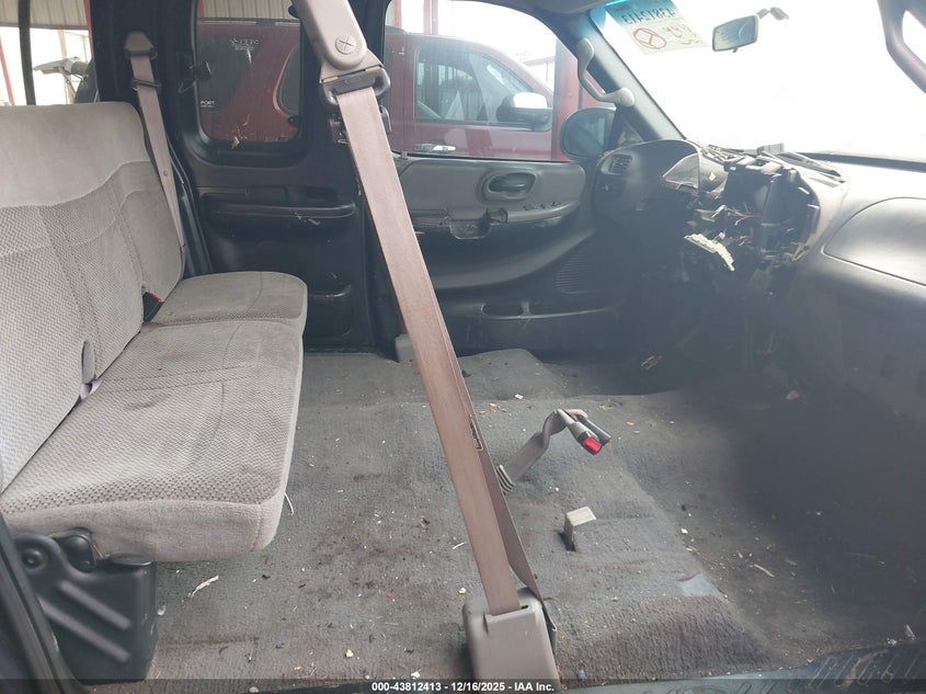 2000 Ford F-150 Lariat/Work Series/Xl/Xlt VIN: 1FTRX18LXYKA70564 Lot: 43812413