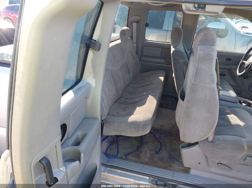 2000 Chevrolet Silverado 1500 Ls VIN: 2GCEC19T0Y1190995 Lot: 43812454