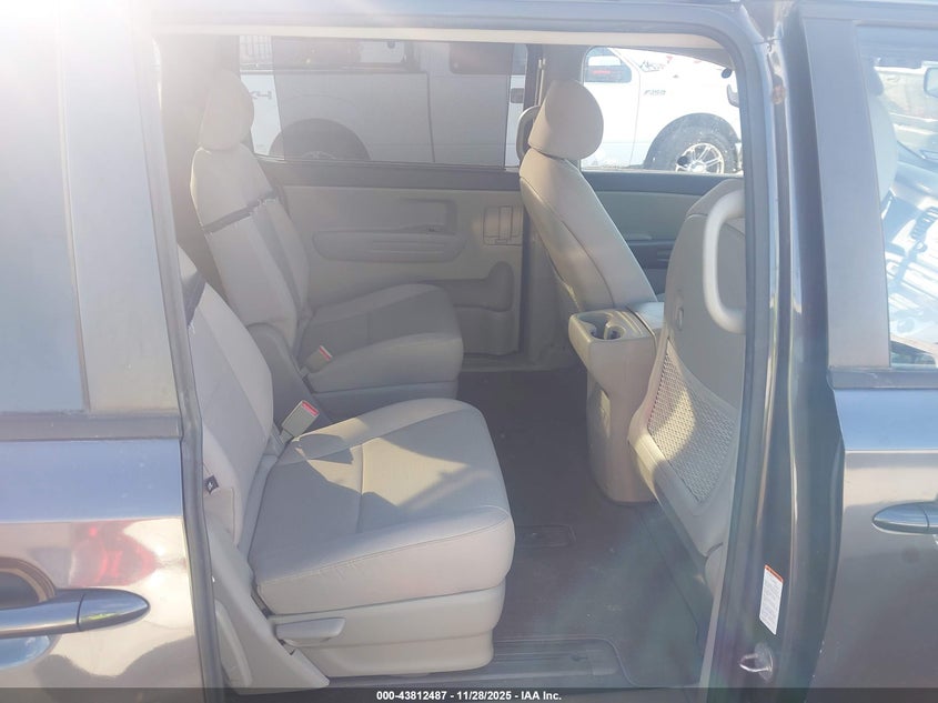 2016 Kia Sedona Lx VIN: KNDMB5C18G6084623 Lot: 43812487