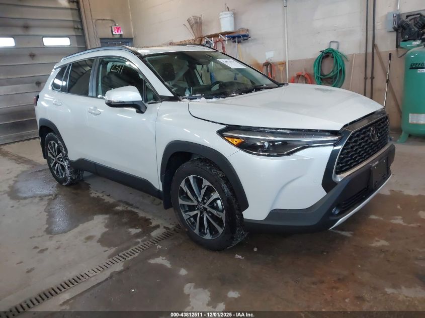 TOYOTA COROLLA CROSS XLE