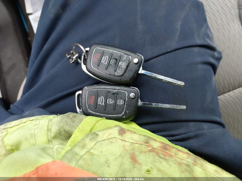 2015 Hyundai Santa Fe Sport 2.4L VIN: 5XYZTDLB4FG296548 Lot: 43812612