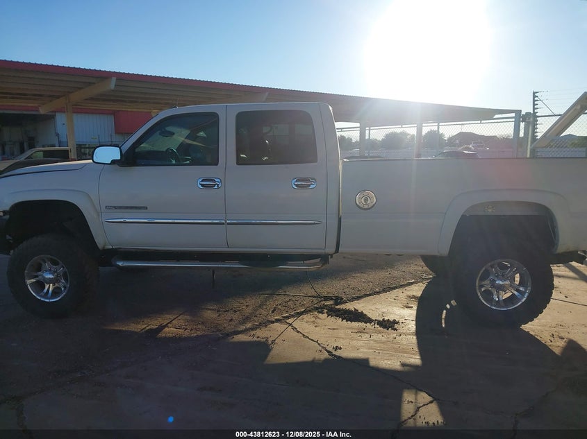 2004 GMC Sierra 2500Hd Slt VIN: 1GTHC23U94F234158 Lot: 43812623
