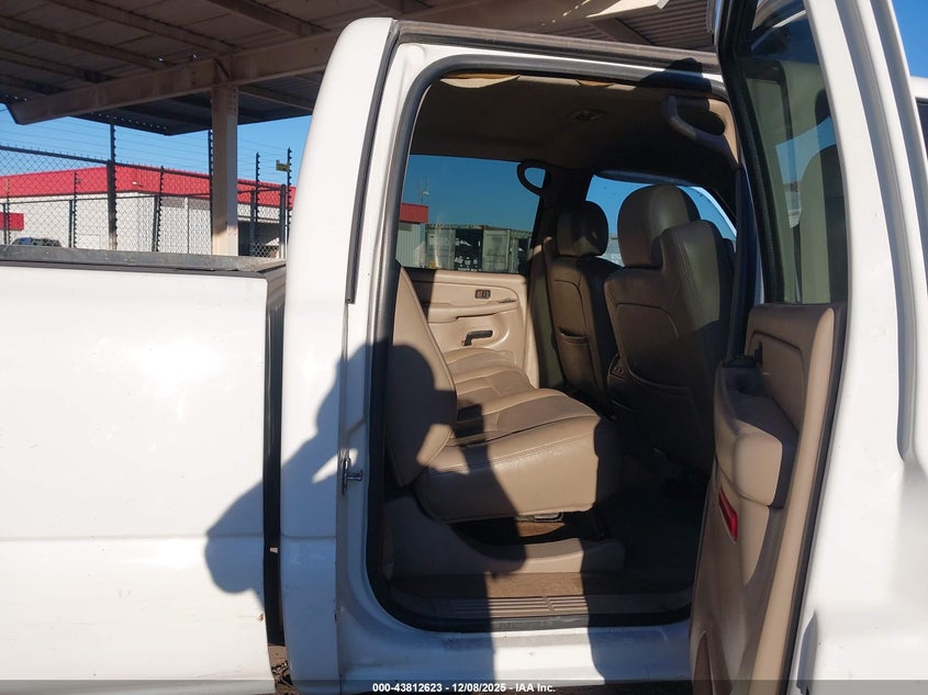2004 GMC Sierra 2500Hd Slt VIN: 1GTHC23U94F234158 Lot: 43812623