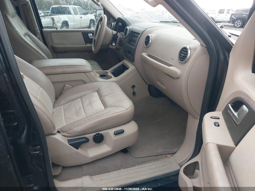1FMFU17L84LA30786 2004 FORD EXPEDITION photo no. 5