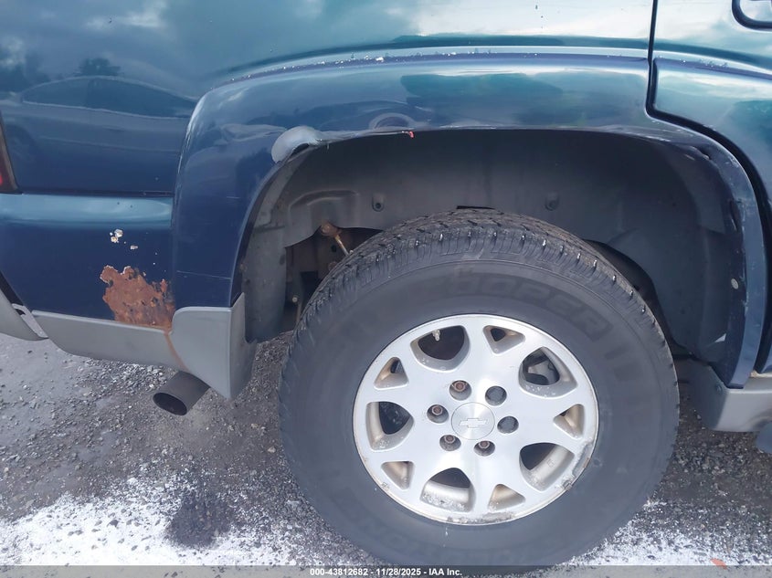 2005 Chevrolet Tahoe Z71 VIN: 1GNEK13T95R248382 Lot: 43812682